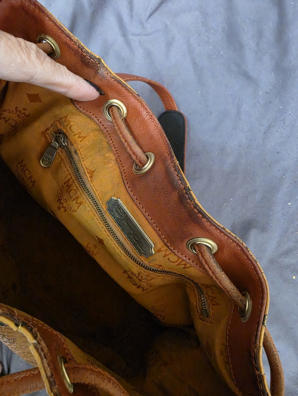 AUTHENTIC Cognac/Chestnut McM Visetos Leather Drawstring Bucket Shoulder Bag - Picture 13 of 15